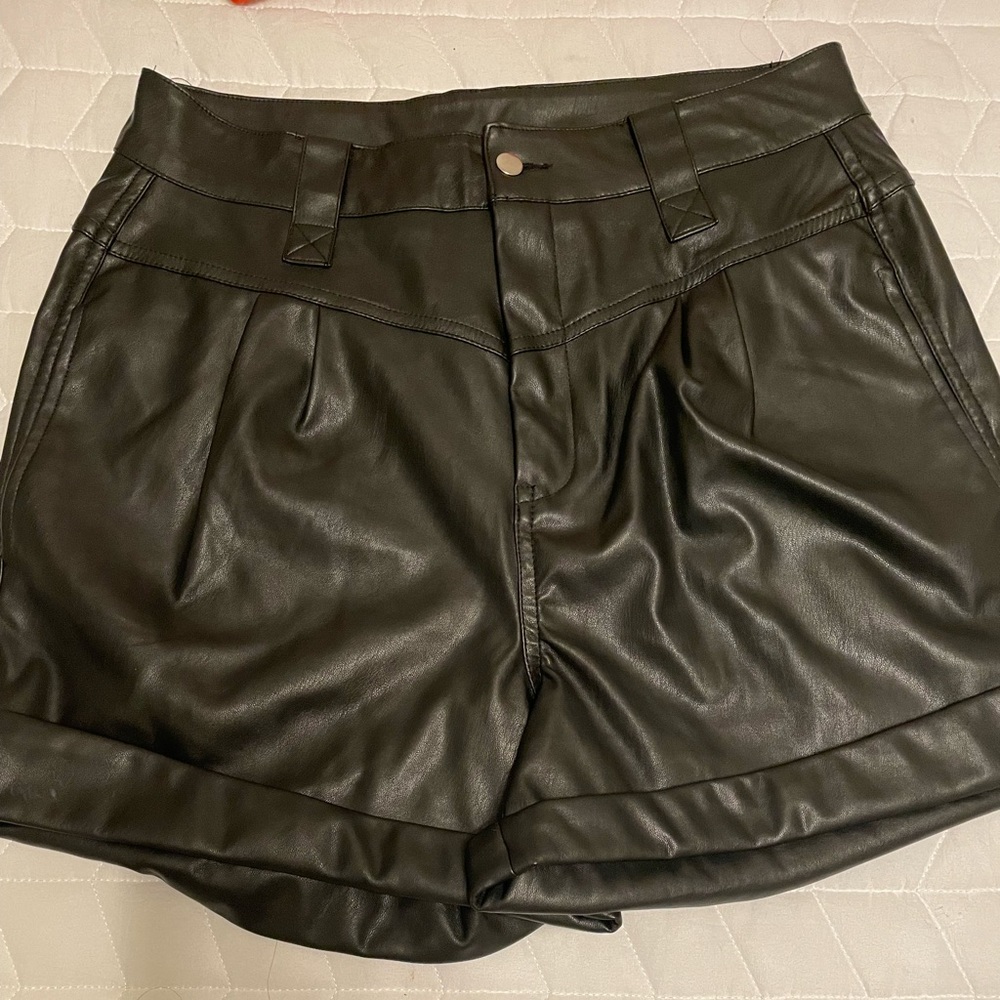 X-Large Cisono Faux Leather Shorts Black High Rise Waist